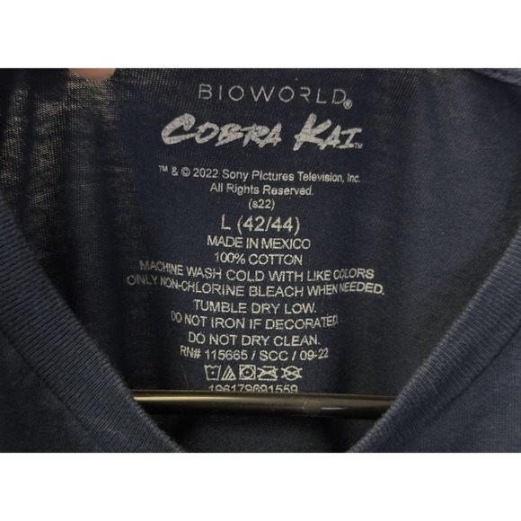 Cobra Kai Shirt Strike First Strike Hard Navy-Blue Karate Tee Men's LARGE - Picture 2 of 3